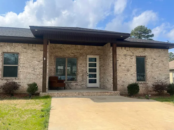 3019 Whispering Oak St #A, Bryant, AR 72022