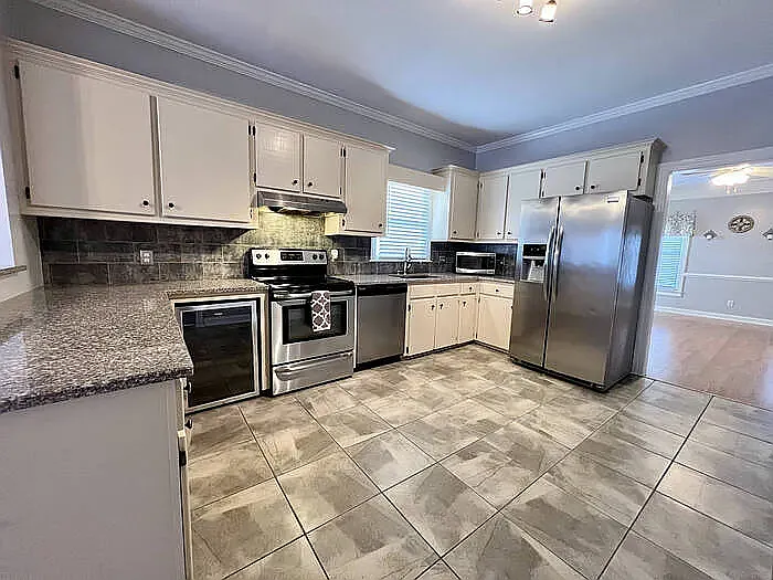 102 Ashley Ct — Photo 25