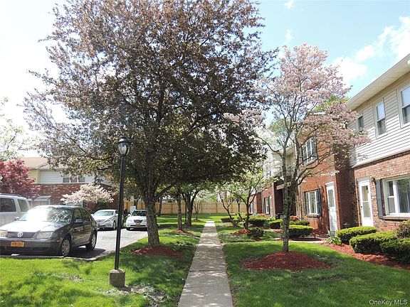 3rd image of 276 Temple Hill Road #207