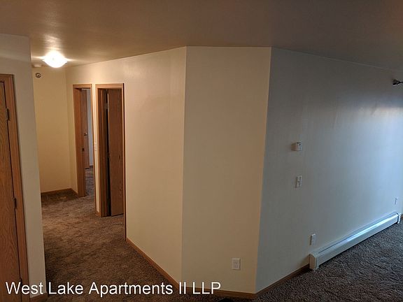 4th image of 615 33rd Ave W APT 205