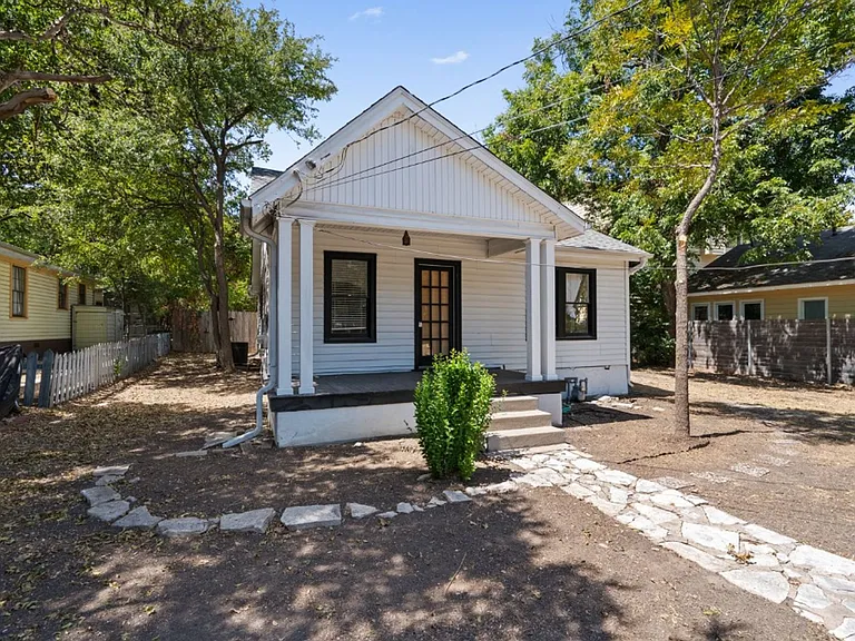 1500 Newning Ave — Photo 1