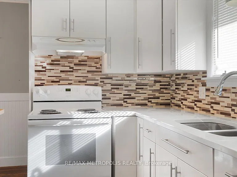 23 Silver Aspen Cres #MAIN — Photo 8