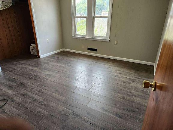 4th image of 133 Carbon St