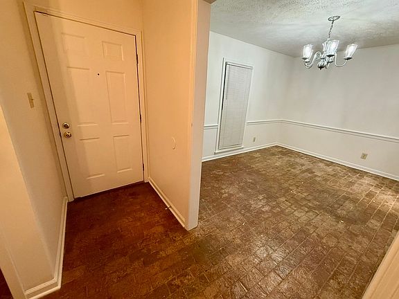 5th image of 2066 Rexford Rd