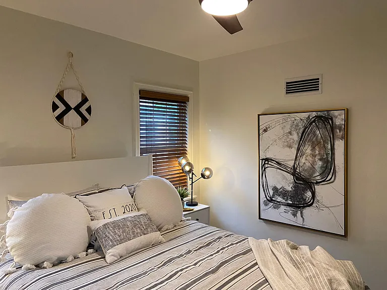 247 N Parkwood Ln — Photo 32