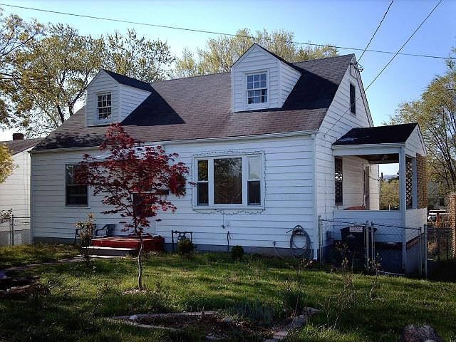 1st image of 806 Staunton Ave NW