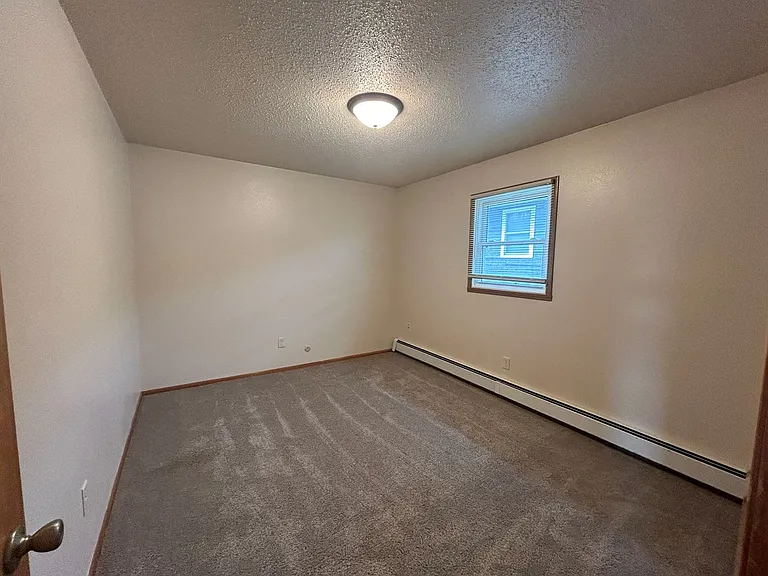 352 2nd Ave SW — Photo 3