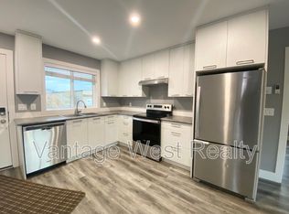 729CARRIAG E Bay Ave, Kelowna, BC V1Y7J8