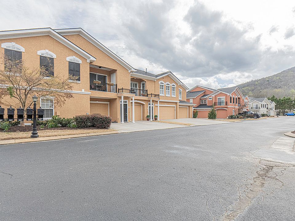 1st image of 905 Renaissance Ct