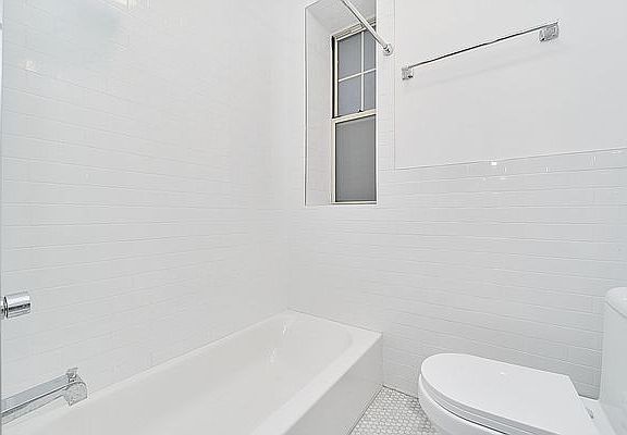 3rd image of 207 W 10th St APT 2C
