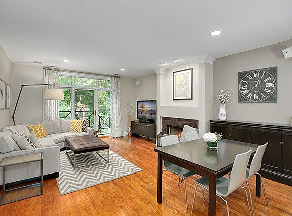 3rd image of 3231 N Clifton Ave #2