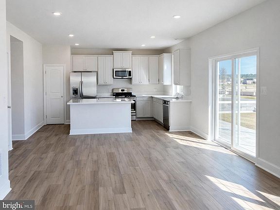 3rd image of 28103 Kingsbury Ln