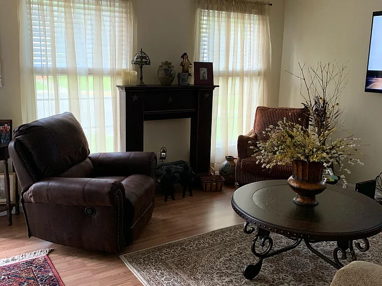 835 Larch Way — Photo 11