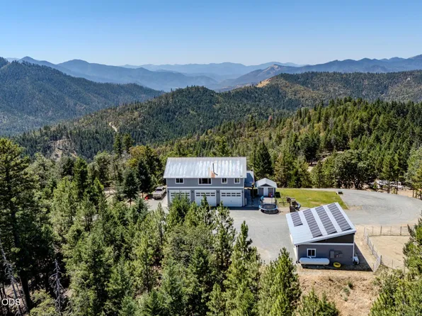 7036 Griffin Ln, Jacksonville, OR 97530