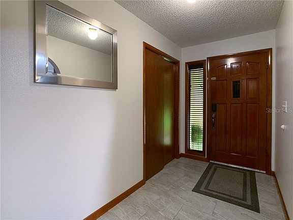 4th image of 2265 Deerfoot Trl