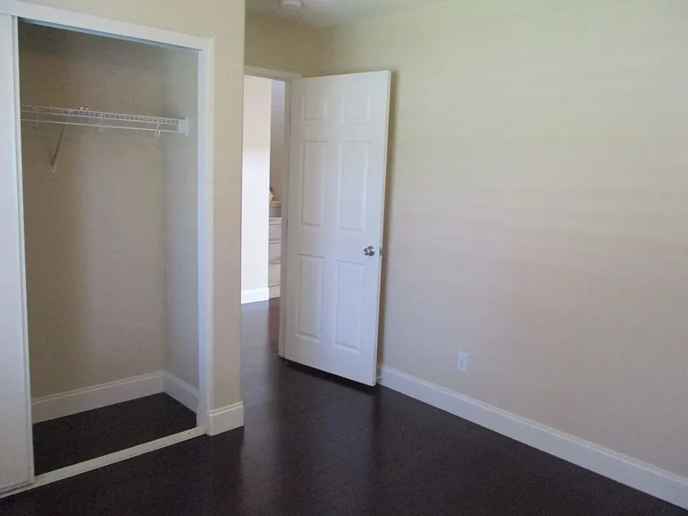 1411 Livingston St — Photo 6