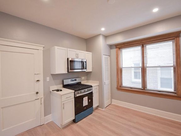 4th image of 2344 W Cortez St #1F