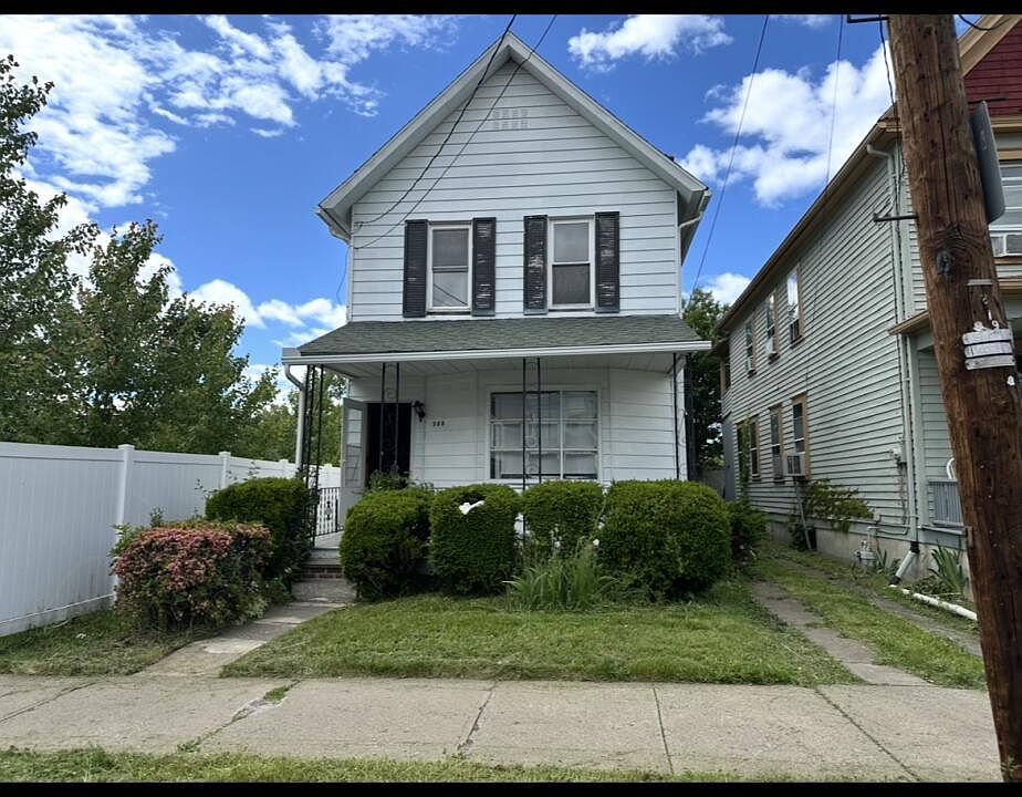 1st image of 588 N Franklin St