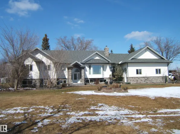 123064 State Highway 45, Two Hills, AB T0B 4K0