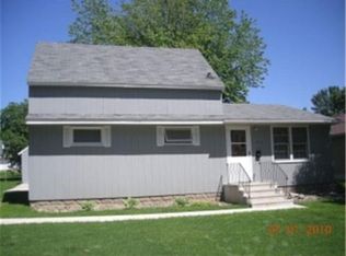 212 5th St NW, Adams, MN 55909