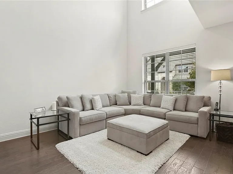 7113 Huckleberry Dr — Photo 32