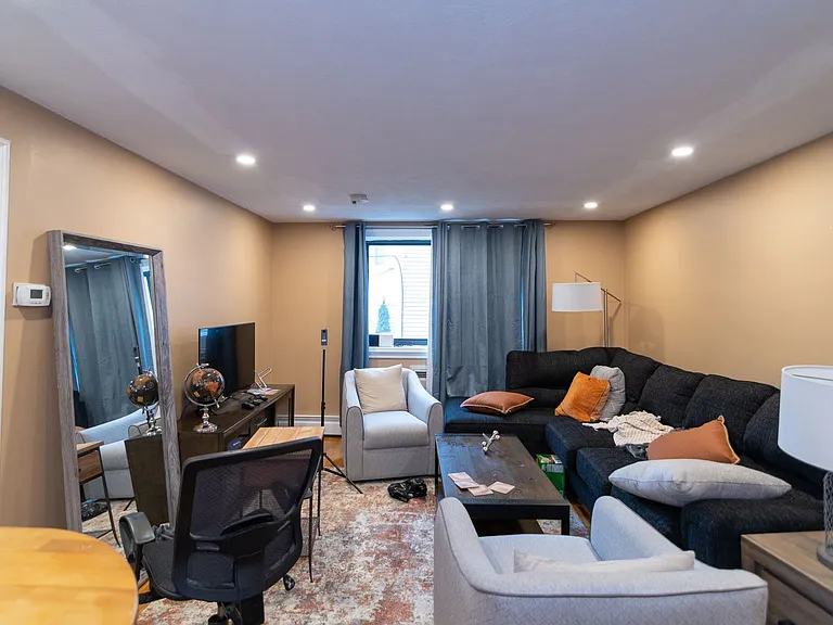 47 Gardner St #25 — Photo 4