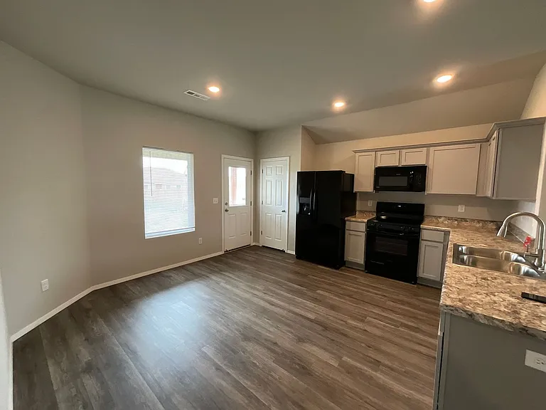 2608 S Silver St — Photo 5