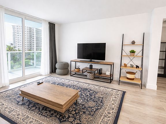 5th image of 1035 West Ave APT 707