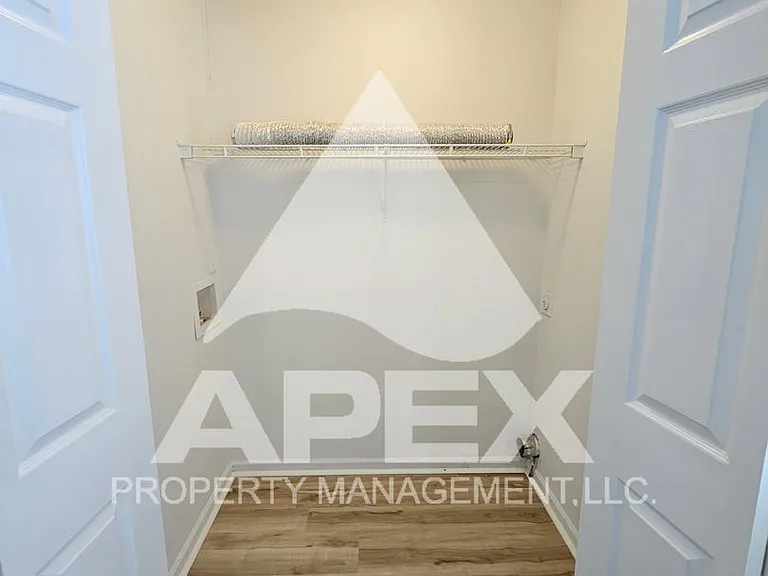 1827 Sweet View Way — Photo 8