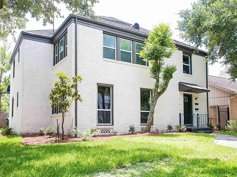 2301 Albans Rd — Photo 1