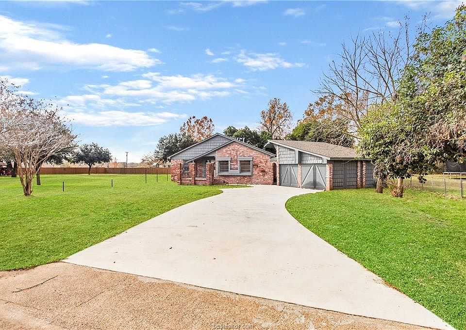 8 Willow Dr Hearne Tx 77859 Mls 20018736 Zillow