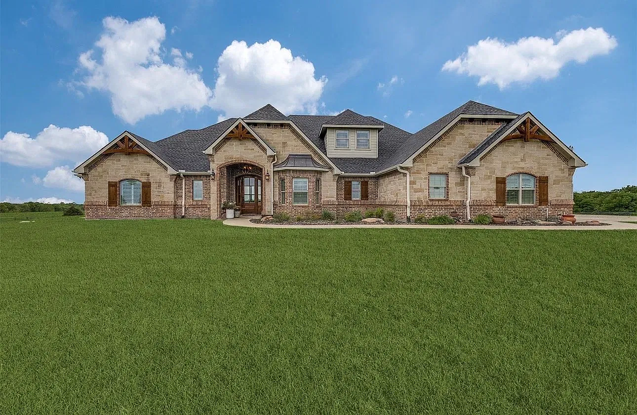 5 bed, 4000 sqft, $6,000 — Photo 1