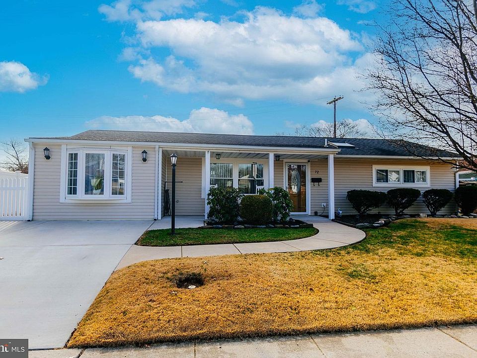 1st image of 72 Thornridge Dr