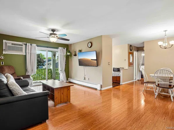 15 Doxbury Lane, Suffern, NY 10901