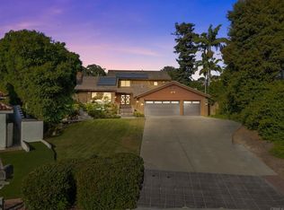 20 Lake Helix Dr, La Mesa, CA 91941