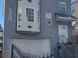 150 N Munn Ave, East Orange, NJ 07017