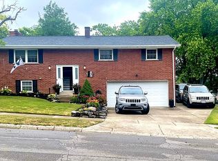 242 Ridgecrest Dr, Dayton, OH 45449