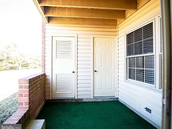 3rd image of 1713 Landmark Dr Unit 1K