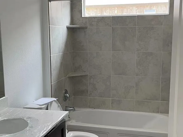 306 Montego St — Photo 7