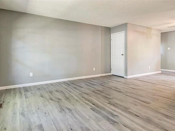 4th image of 2301 Battlefield Dr