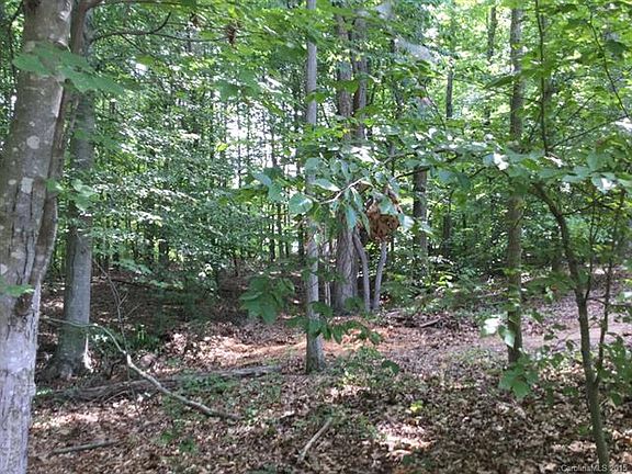 2nd image of 128 Hawksnest Ln
