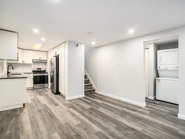 22 Dollard St #B — Photo 4