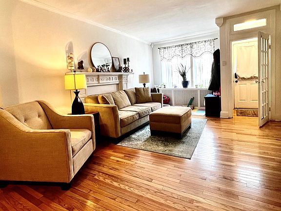 4th image of 2709 E Somerset St