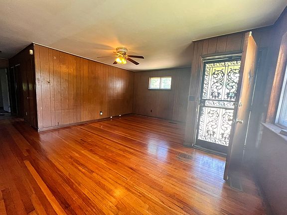 5th image of 2109 Walker Ave