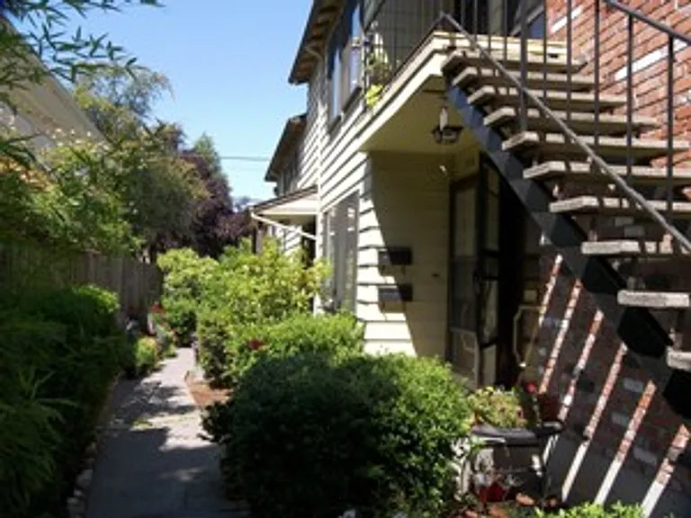 2724-2732 NE Clackamas St — Photo 2