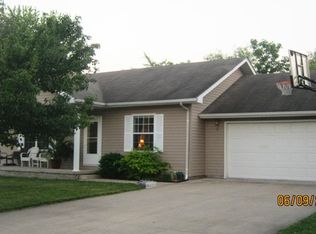 3 Stone Forge Pike, Flora, IL 62839
