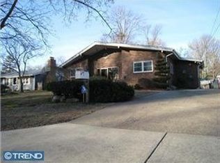 608 Lakeview Ave, Laurel Springs, NJ 08021