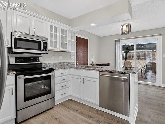 5th image of 2416 Garden Way