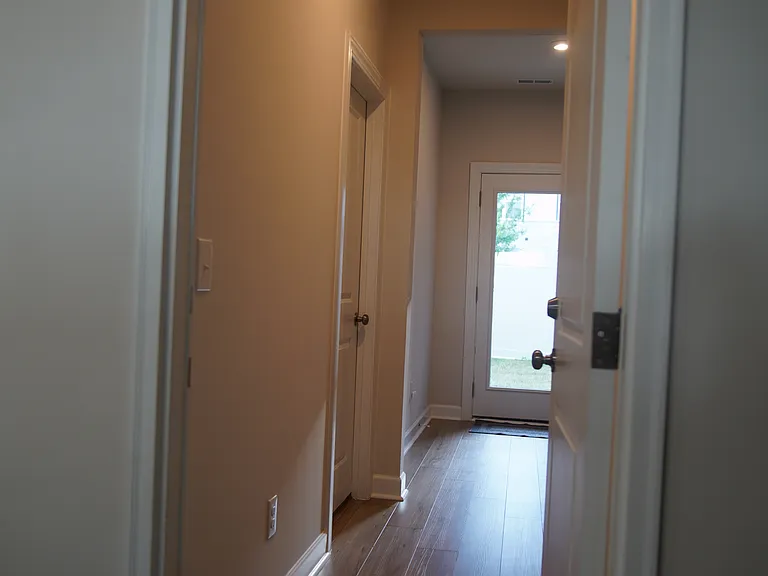 4709 Cypress Tree Ln — Photo 34