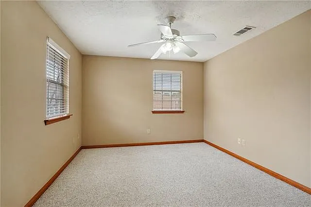 4425 Barnett St #A — Photo 14